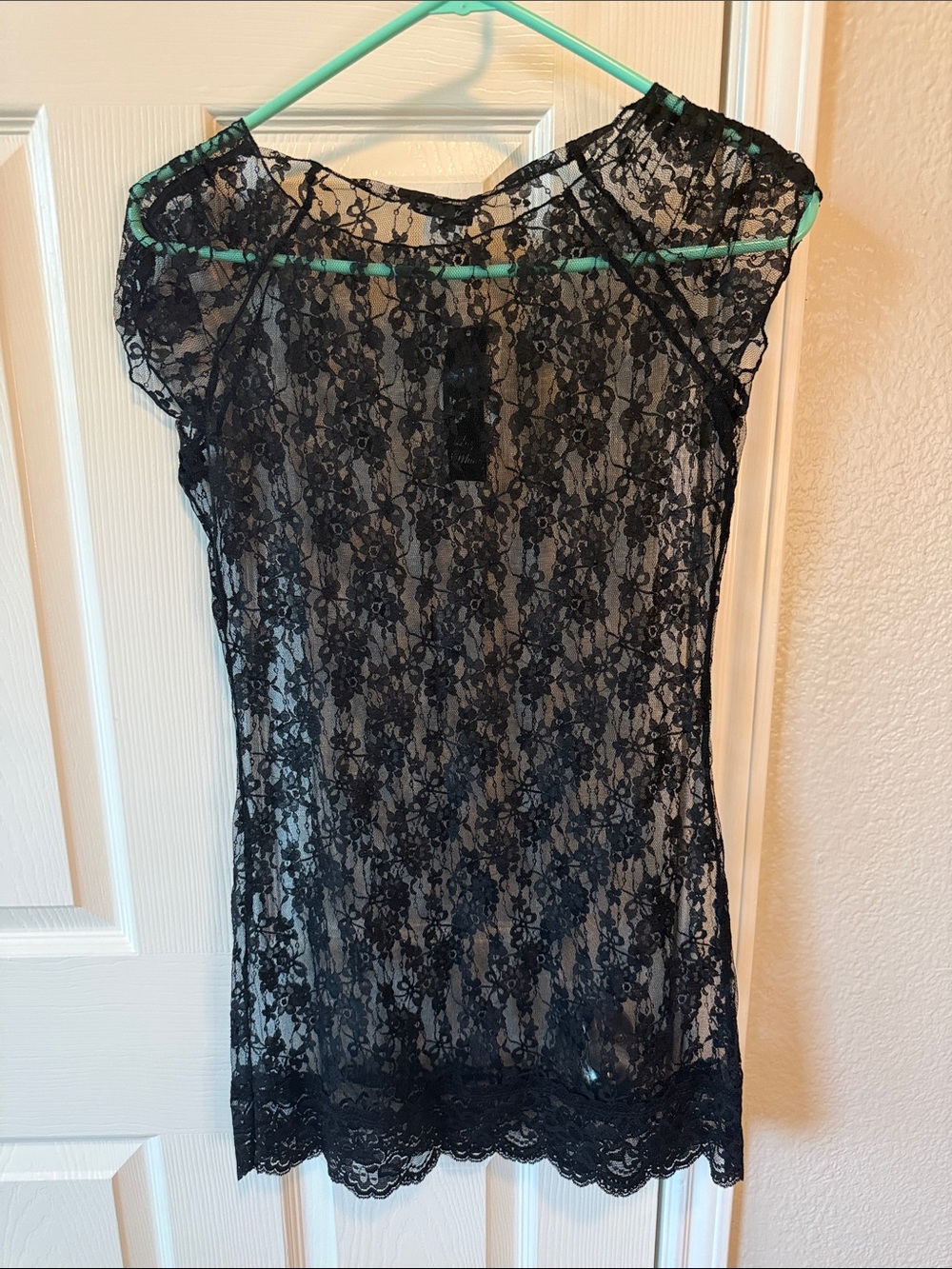 Lily White Black Floral Lace Sheer Top with Scalloped Hem Sz M
